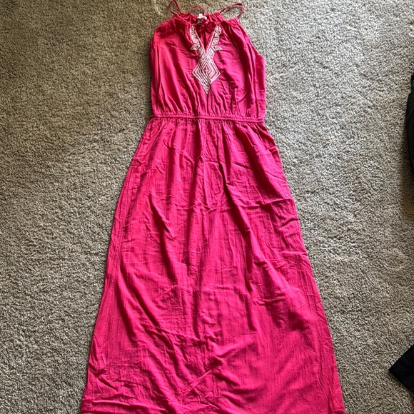 Old Navy Dresses & Skirts - Old Navy Fuchsia Maxi Dress with Embroidery